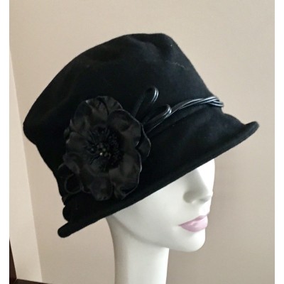 NWT BLACK Wool Fabric Hat w/Flower By Helen's Hats Packable Fully Lined  eb-46005840